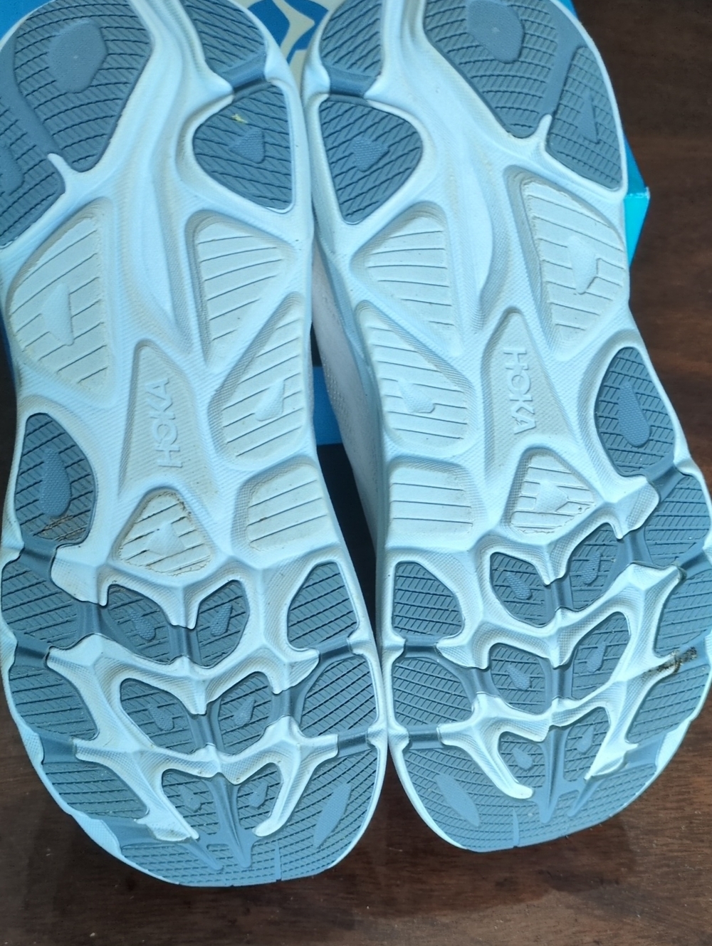 Hoka Clifton 10 Running Shoes Women's 9B - Picture 5 of 6